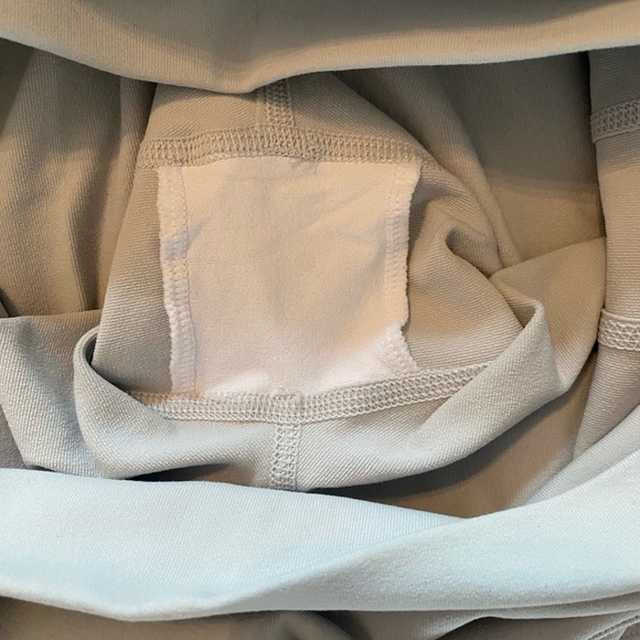 NWOT Alo - dove grey Moto legging M - Picture 4 of 5